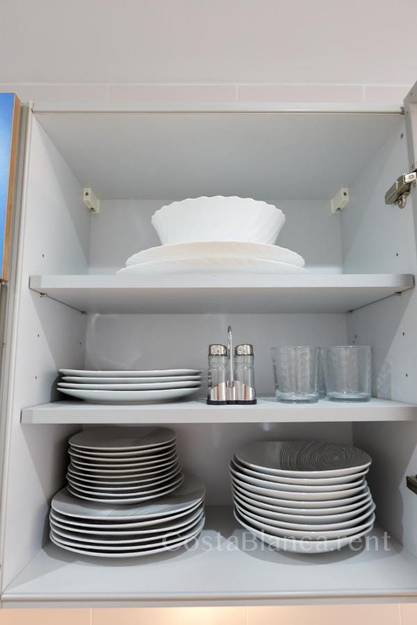 Luxurious, Newly-Renovated Large 2-Bedroom Condo By The Beach ベニドルム エクステリア 写真