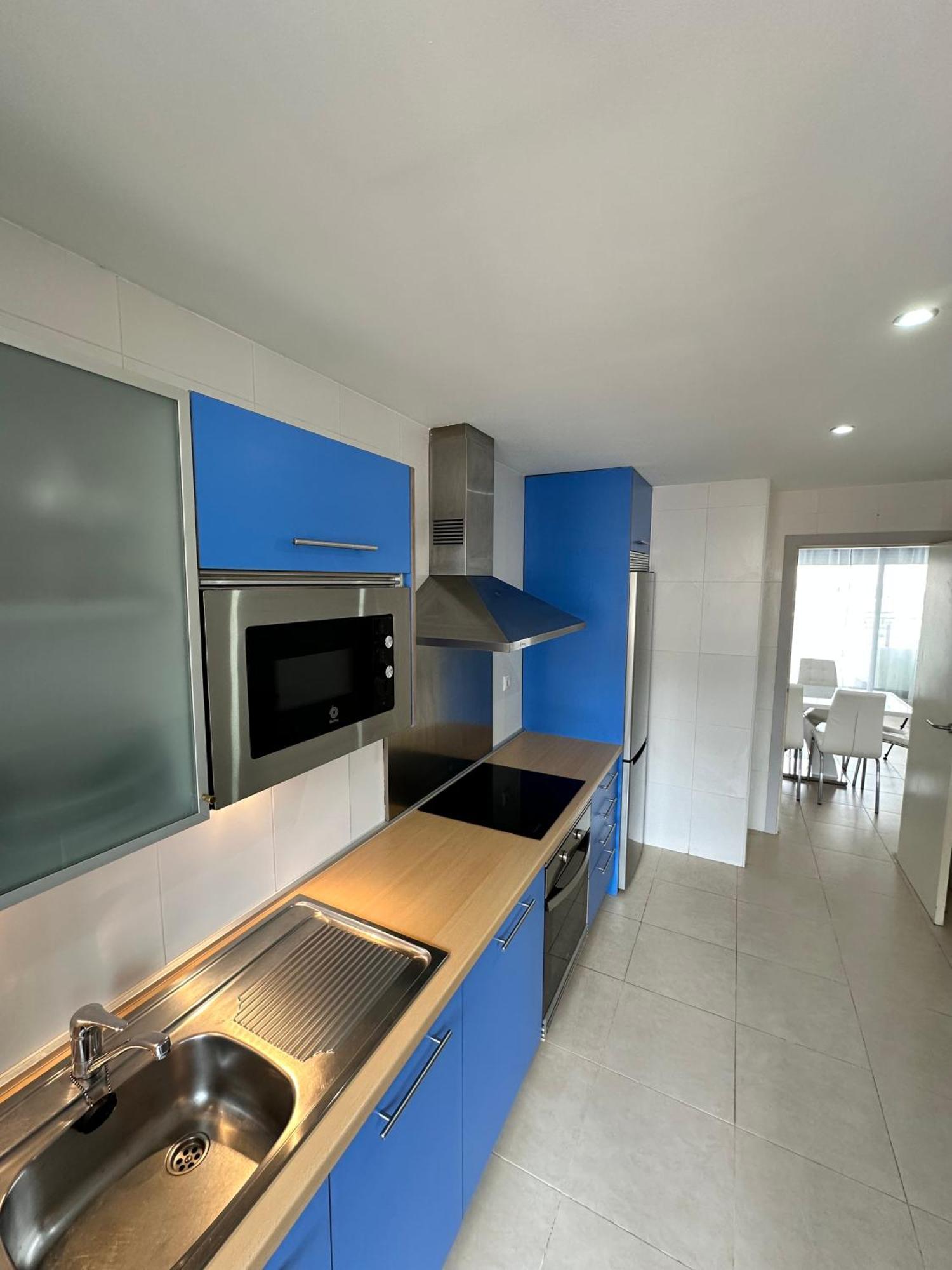 Luxurious, Newly-Renovated Large 2-Bedroom Condo By The Beach ベニドルム エクステリア 写真